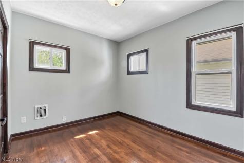 10109 Almira Avenue Cleveland OH 44111