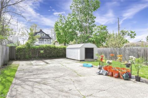10109 Almira Avenue Cleveland OH 44111