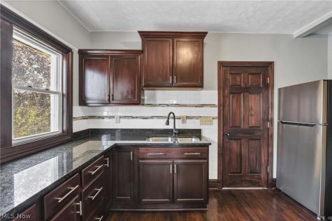 10109 Almira Avenue Cleveland OH 44111