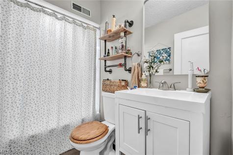 2203 Bunts Road Lakewood OH 44107