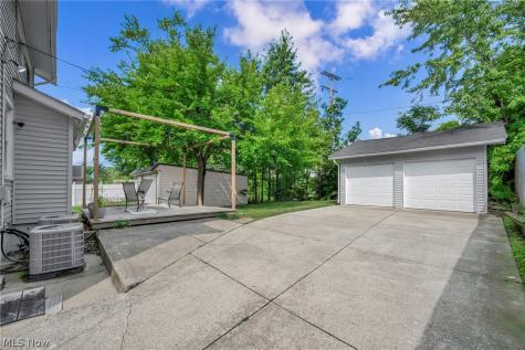 2203 Bunts Road Lakewood OH 44107