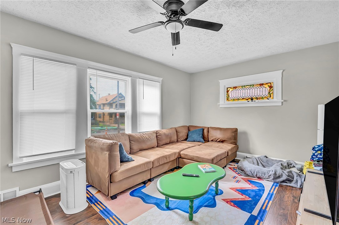 2203 Bunts Road Lakewood OH 44107