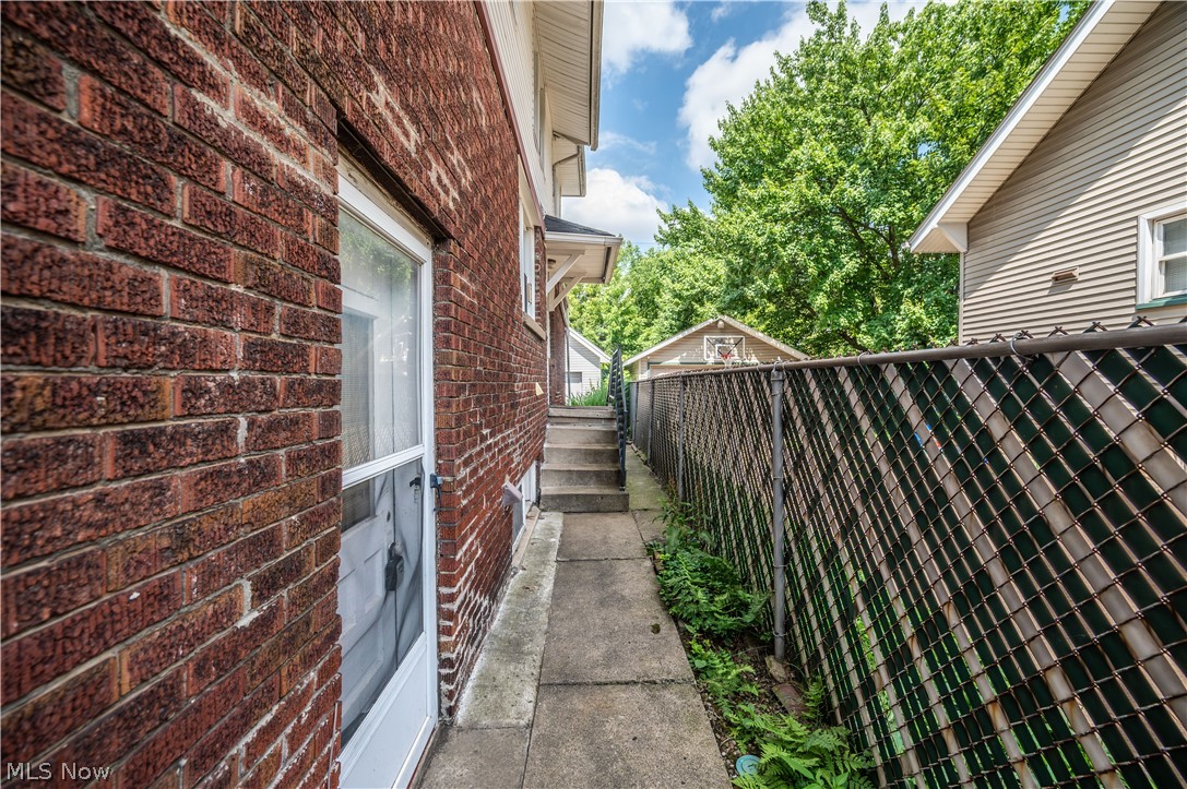 626 Woodbine Avenue SE Warren OH 44483