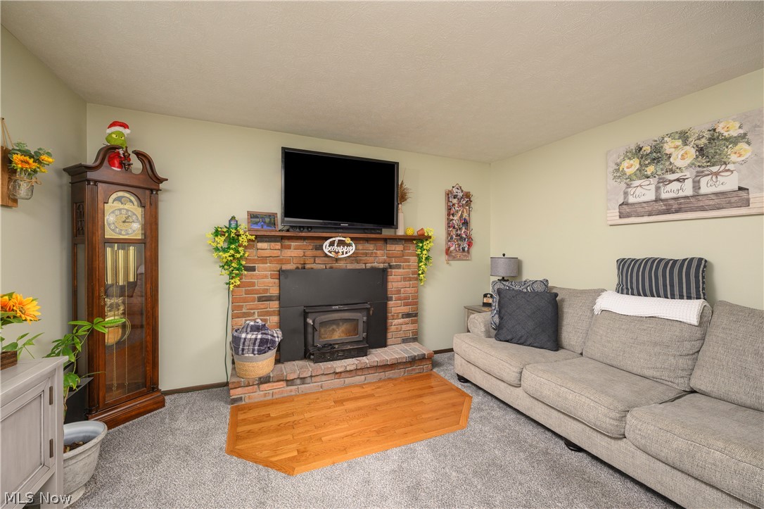 824-826 Reno Drive Louisville OH 44641