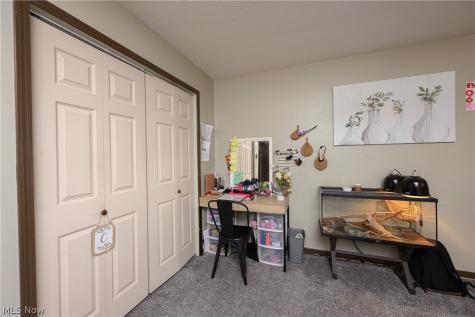 824-826 Reno Drive Louisville OH 44641