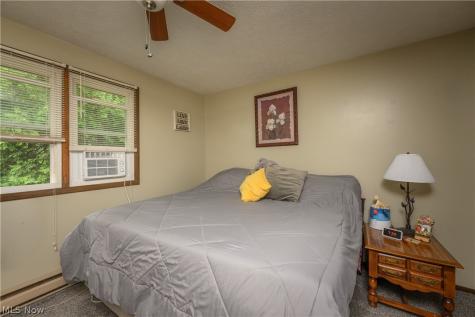 824-826 Reno Drive Louisville OH 44641