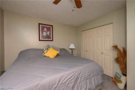 824-826 Reno Drive Louisville OH 44641