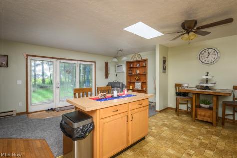824-826 Reno Drive Louisville OH 44641