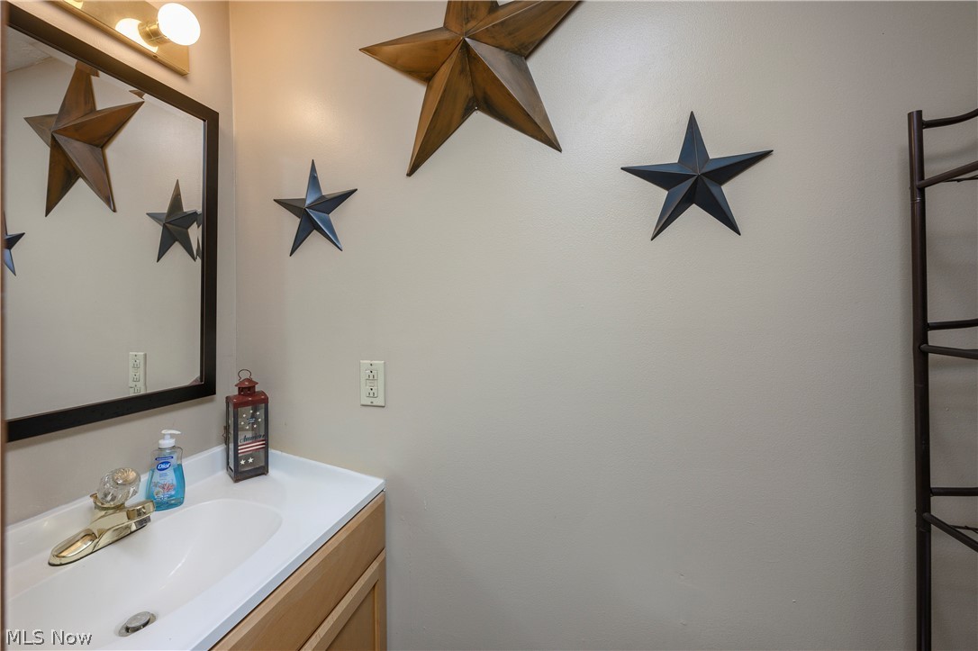 824-826 Reno Drive Louisville OH 44641