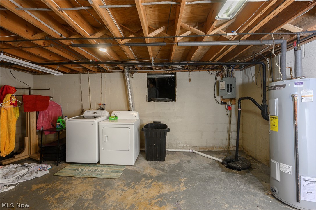 824-826 Reno Drive Louisville OH 44641