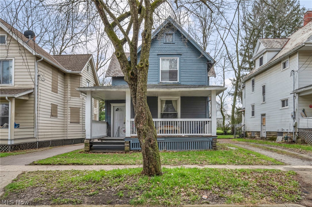 228 Gates Elyria OH 44035