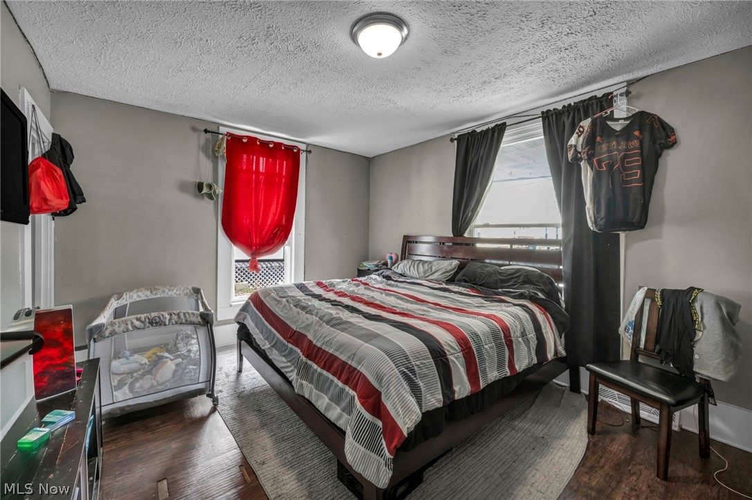 228 Gates Elyria OH 44035