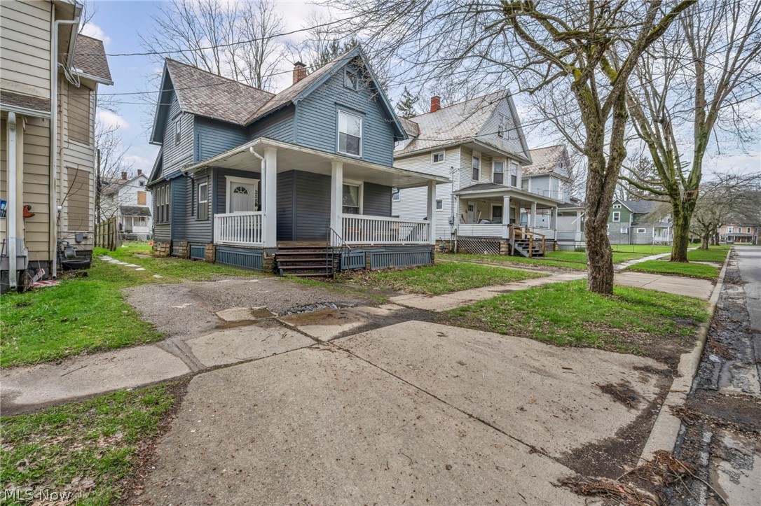228 Gates Elyria OH 44035
