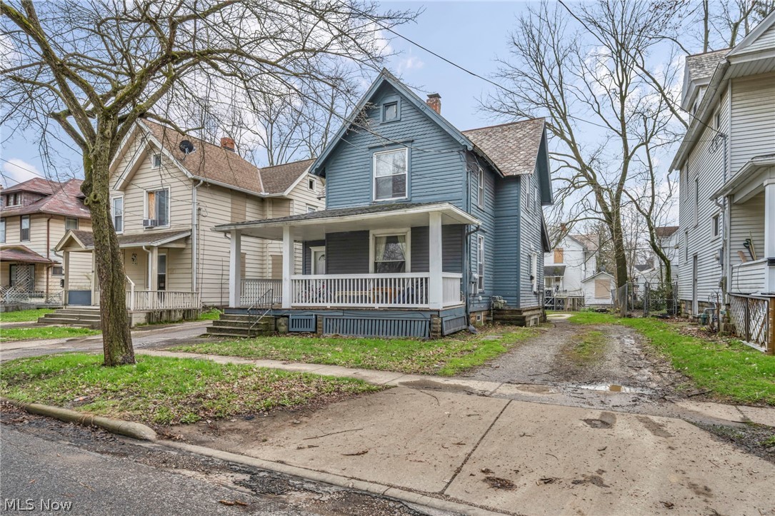 228 Gates Elyria OH 44035