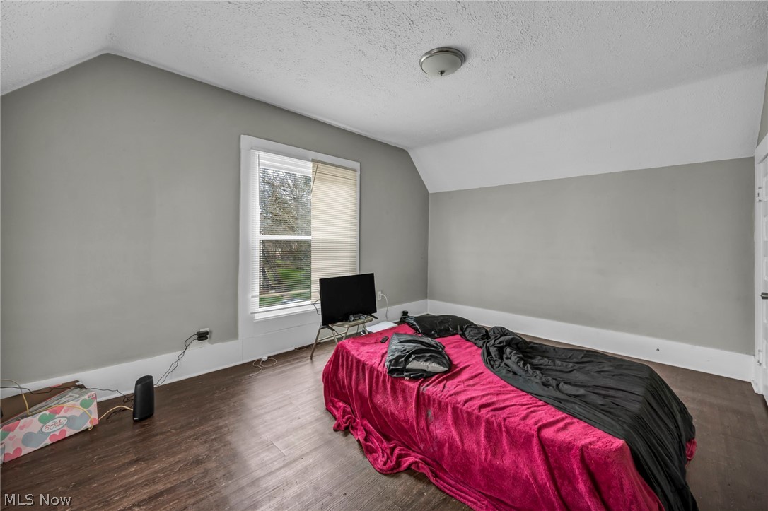 228 Gates Elyria OH 44035