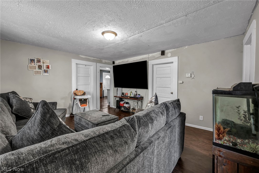 228 Gates Elyria OH 44035