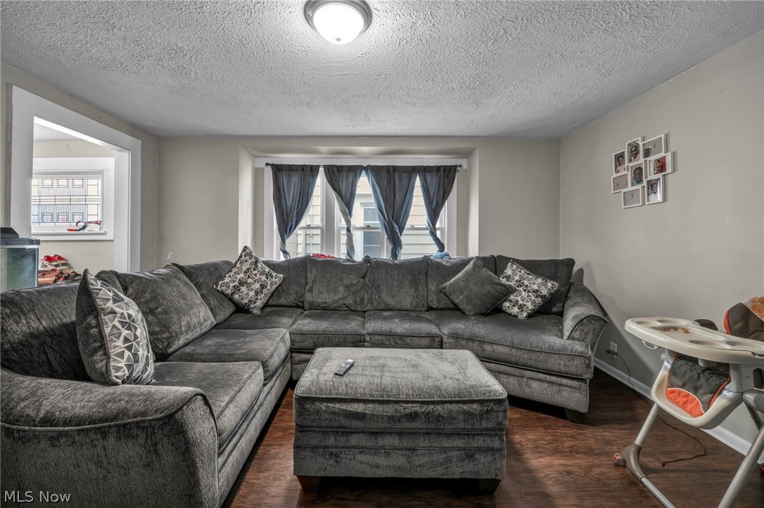 228 Gates Elyria OH 44035