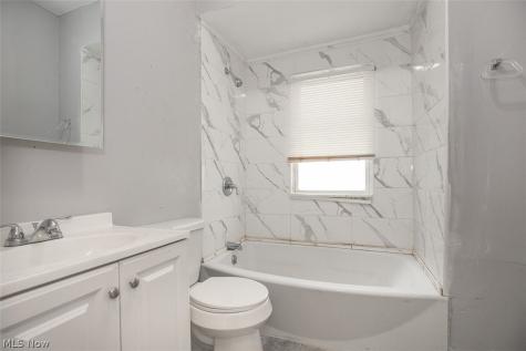9421 Parkview Avenue Cleveland OH 44104