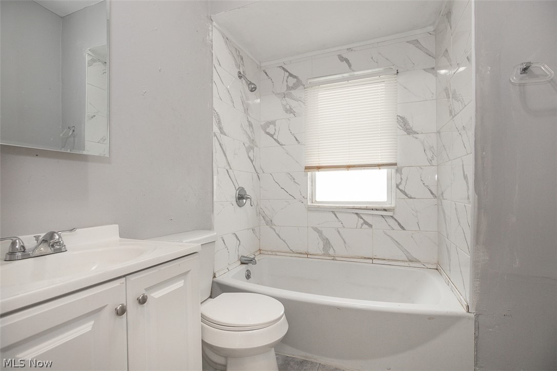 9421 Parkview Avenue Cleveland OH 44104