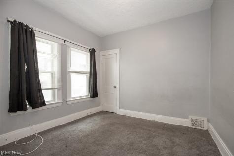 9421 Parkview Avenue Cleveland OH 44104