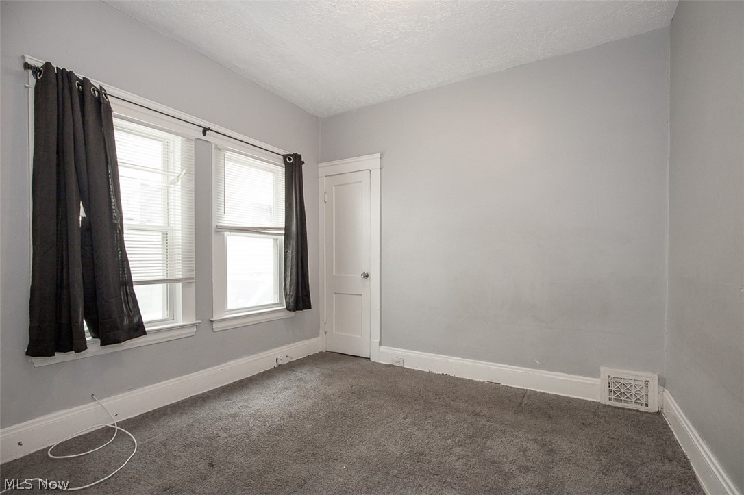 9421 Parkview Avenue Cleveland OH 44104