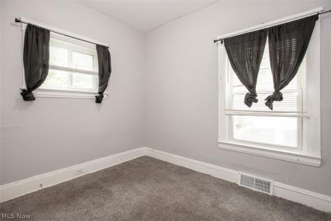 9421 Parkview Avenue Cleveland OH 44104