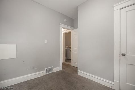 9421 Parkview Avenue Cleveland OH 44104