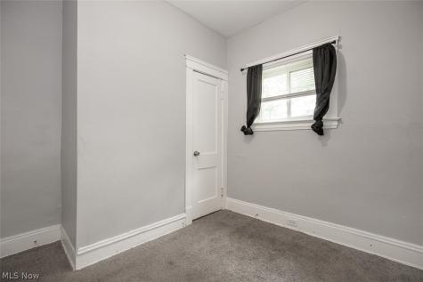 9421 Parkview Avenue Cleveland OH 44104