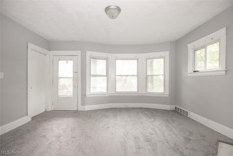 9421 Parkview Avenue Cleveland OH 44104