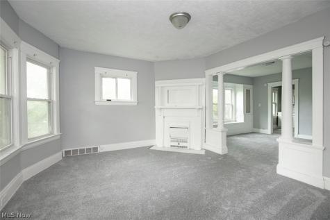 9421 Parkview Avenue Cleveland OH 44104