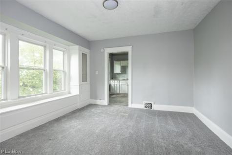 9421 Parkview Avenue Cleveland OH 44104