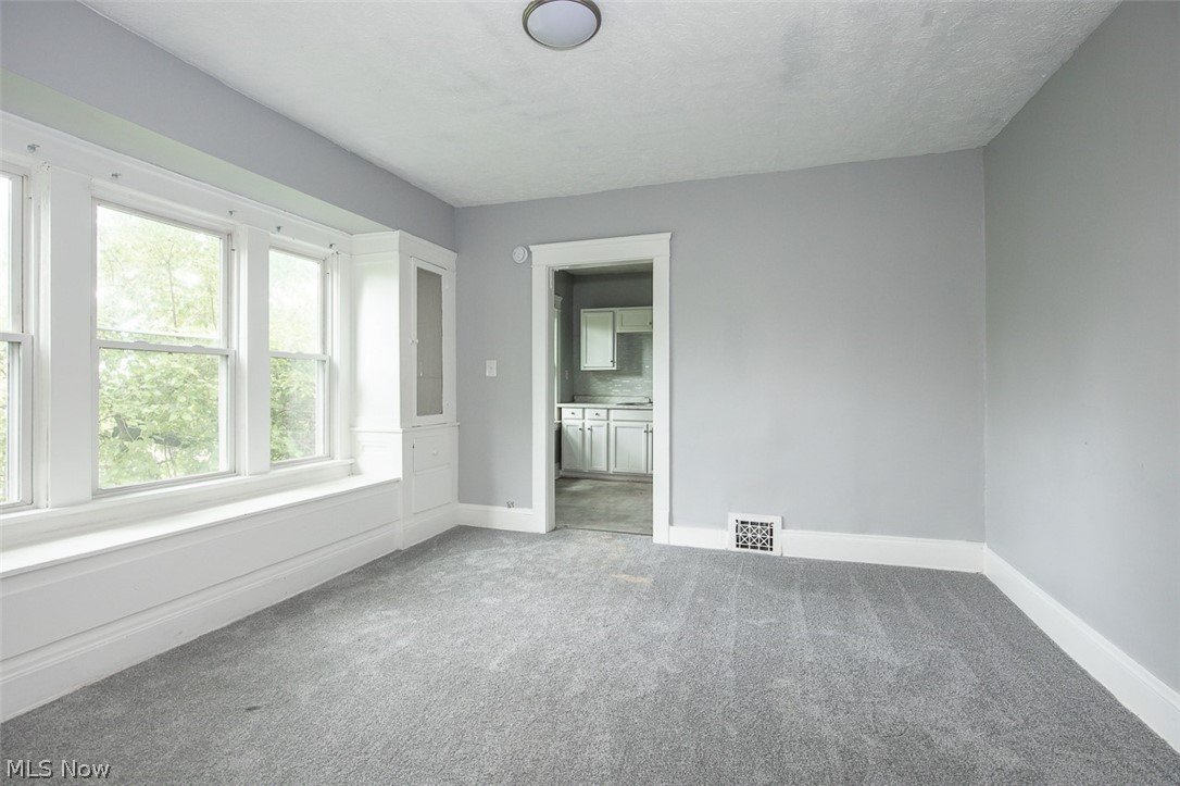 9421 Parkview Avenue Cleveland OH 44104