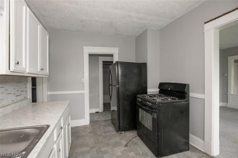 9421 Parkview Avenue Cleveland OH 44104