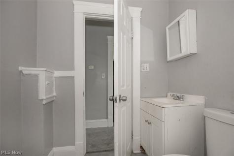 9421 Parkview Avenue Cleveland OH 44104