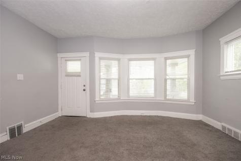 9421 Parkview Avenue Cleveland OH 44104