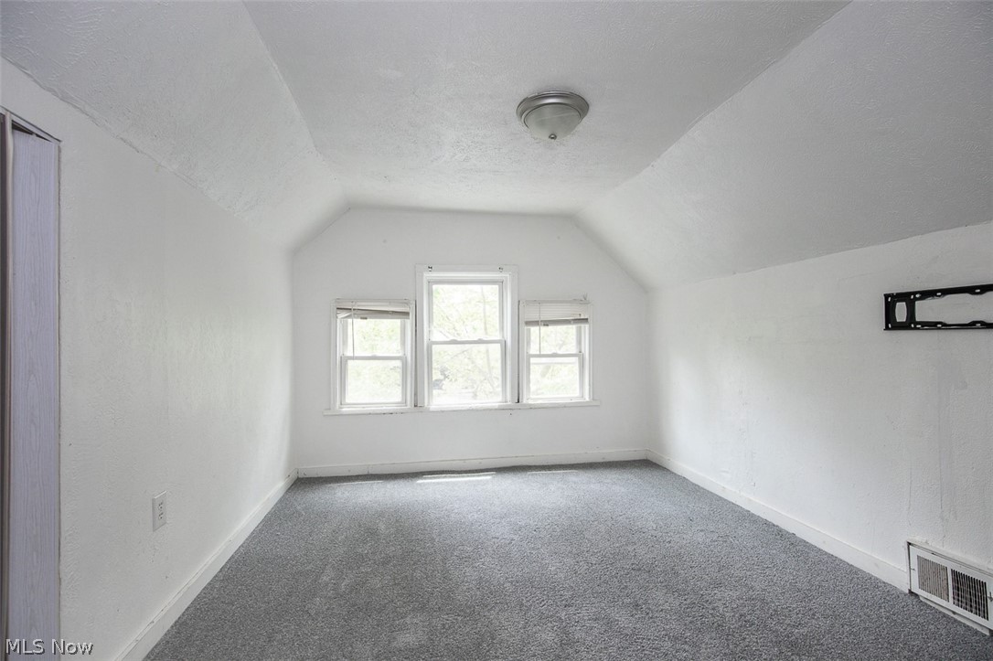 9421 Parkview Avenue Cleveland OH 44104