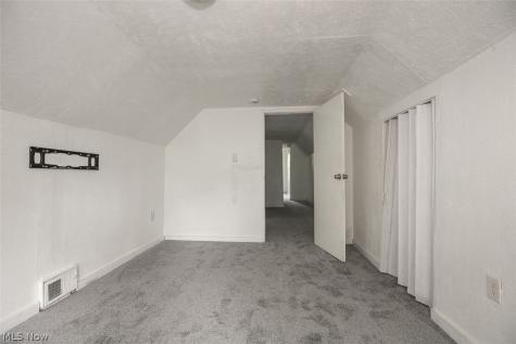 9421 Parkview Avenue Cleveland OH 44104