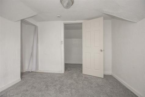 9421 Parkview Avenue Cleveland OH 44104