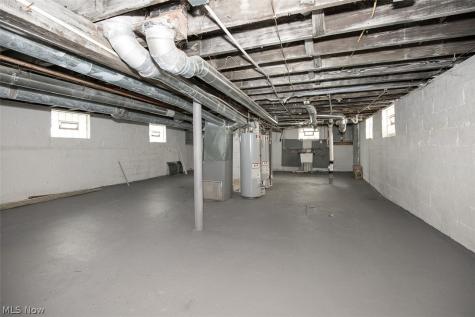 9421 Parkview Avenue Cleveland OH 44104