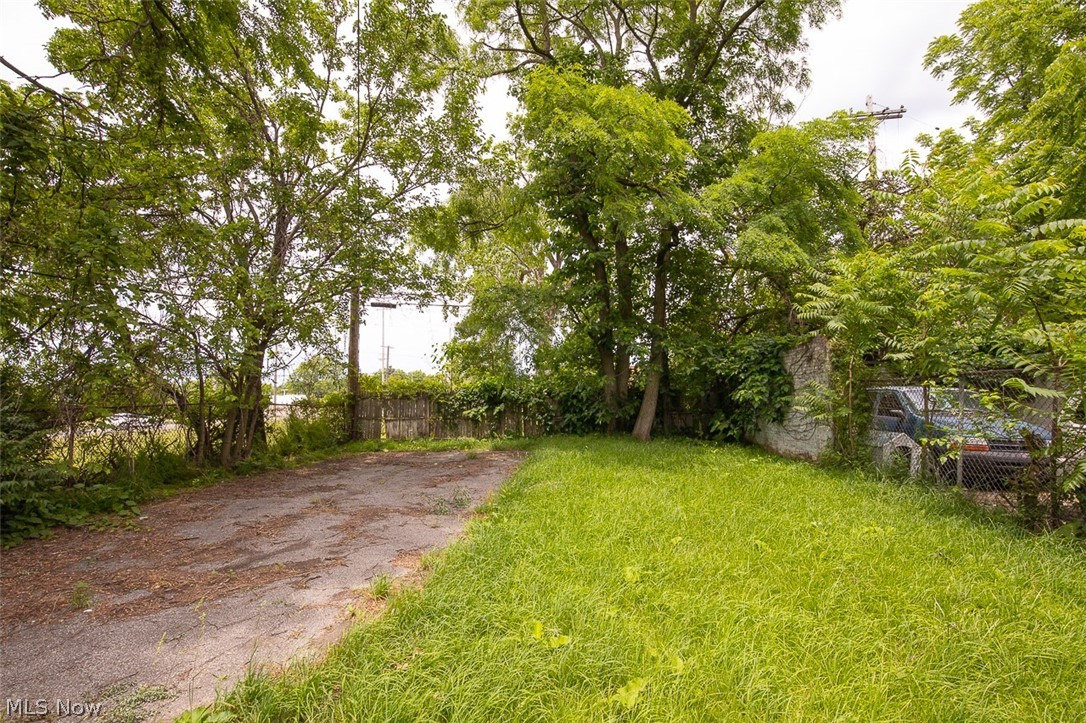 9421 Parkview Avenue Cleveland OH 44104