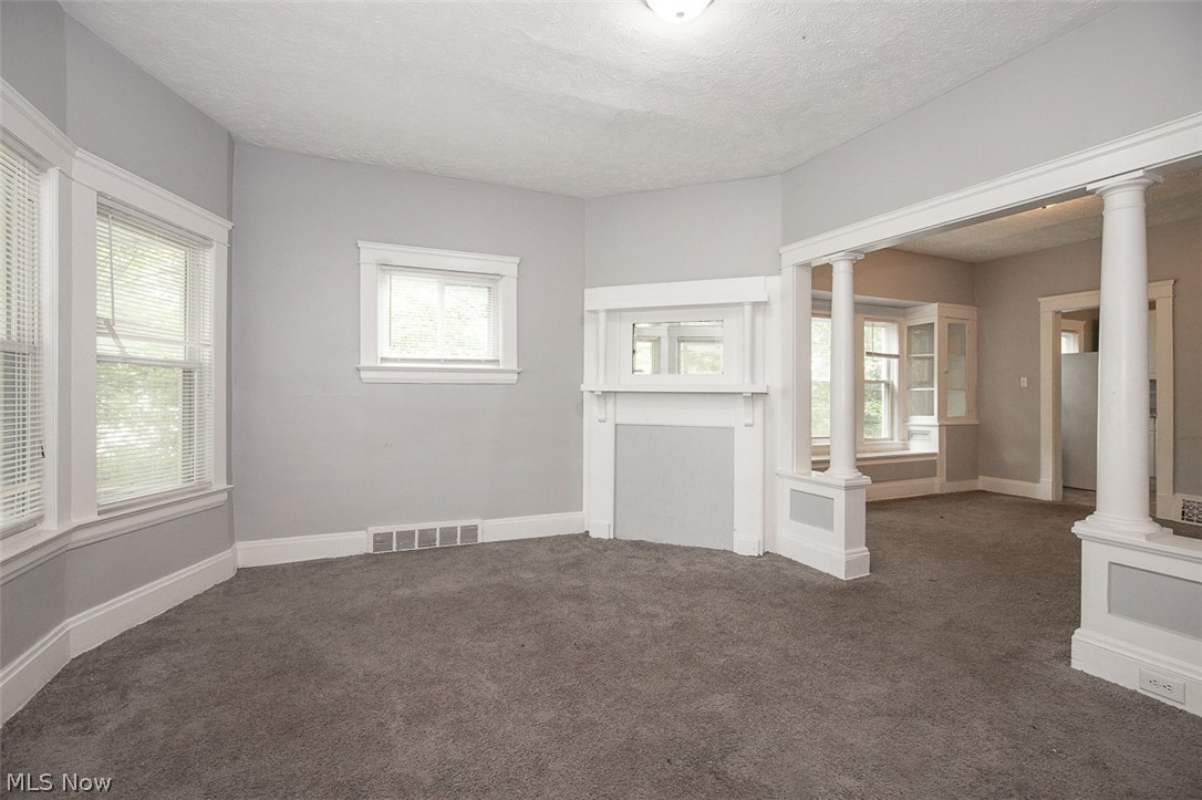 9421 Parkview Avenue Cleveland OH 44104
