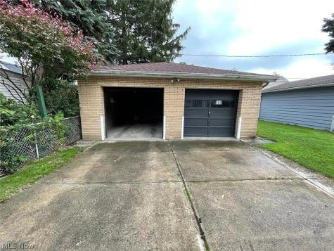4308 Beta Avenue Newburgh Heights OH 44105