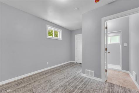 3852 E 140th Street Cleveland OH 44128