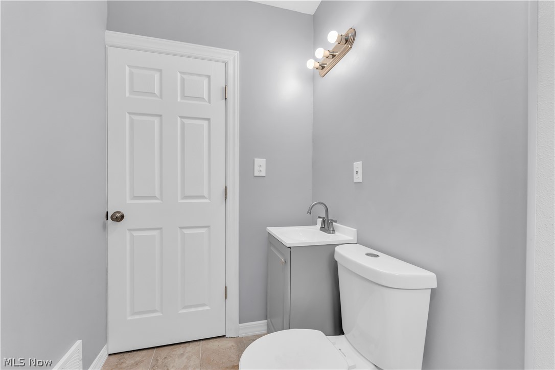 3852 E 140th Street Cleveland OH 44128