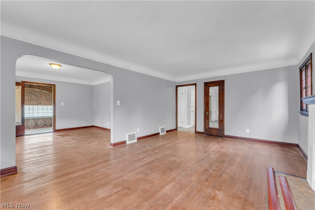 3852 E 140th Street Cleveland OH 44128