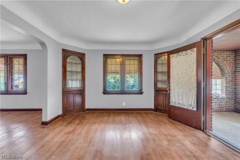 3852 E 140th Street Cleveland OH 44128