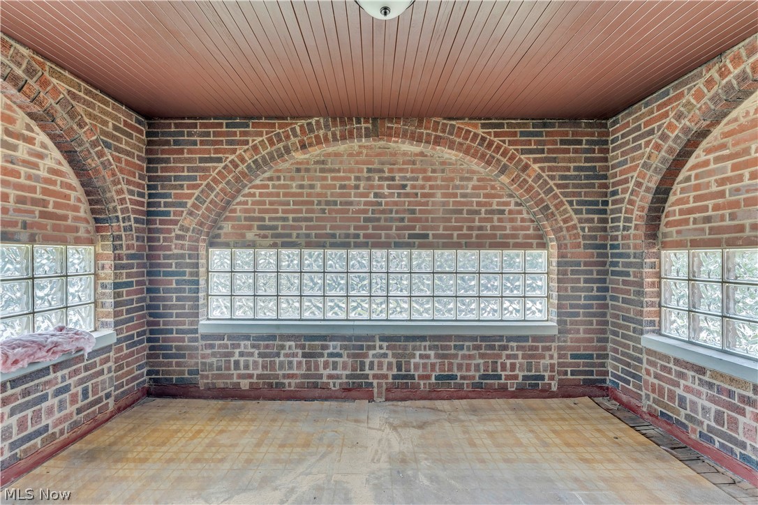 3852 E 140th Street Cleveland OH 44128