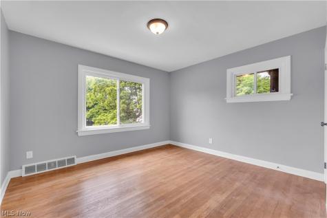 3852 E 140th Street Cleveland OH 44128