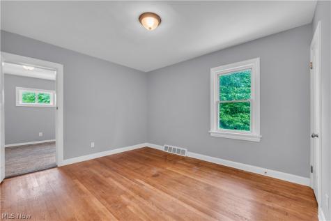 3852 E 140th Street Cleveland OH 44128