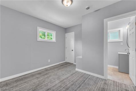3852 E 140th Street Cleveland OH 44128